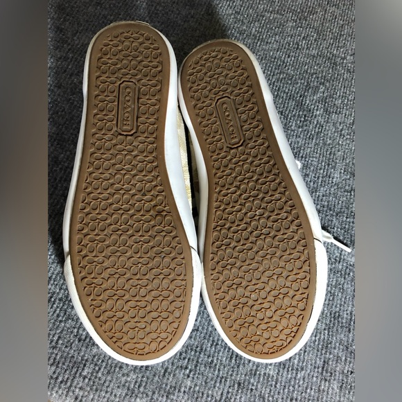 Coach Barrett Sneakers size 6B, gently used a few times - Picture 7 of 7